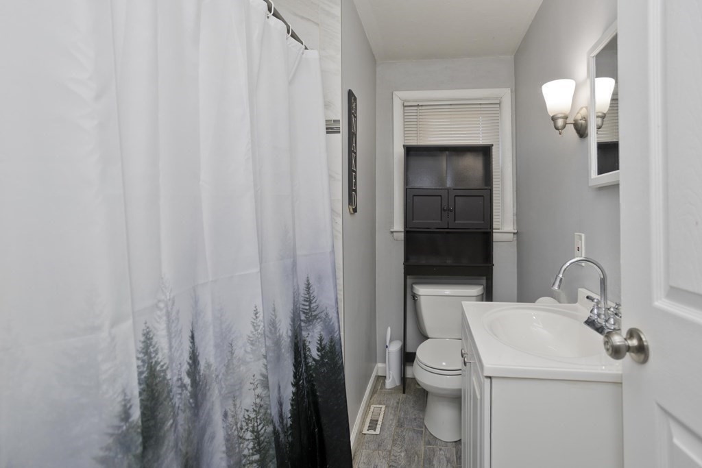 198 Leopold Street Springfield, MA 01119 - Photo 13 of 26 Gallery Image 13