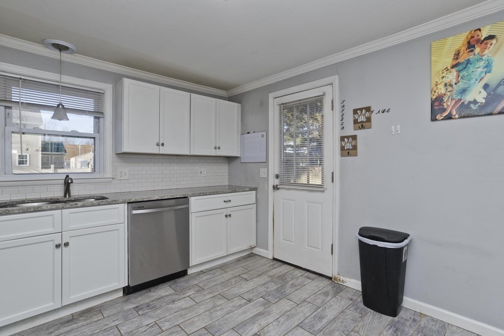 198 Leopold Street Springfield, MA 01119 - Photo 6 of 26 Gallery Image 6