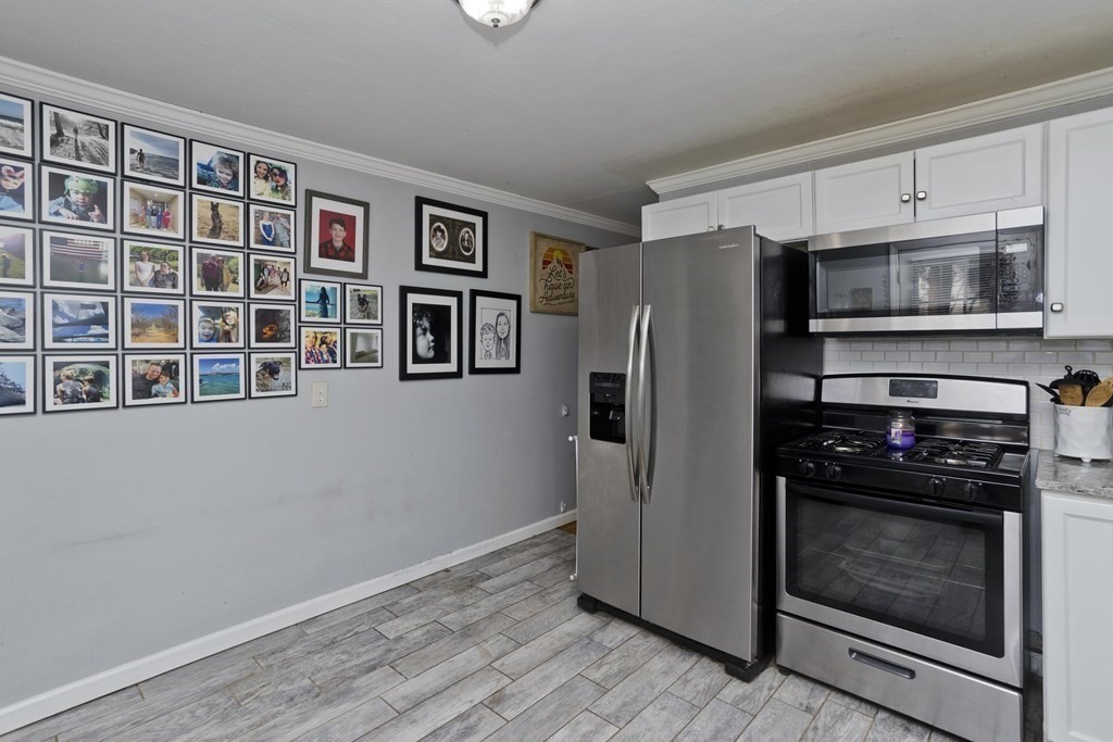 198 Leopold Street Springfield, MA 01119 - Photo 8 of 26 Gallery Image 8