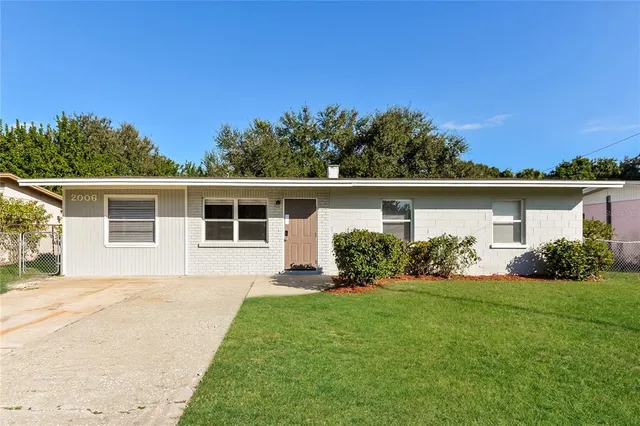 $2,025 | 2006 4th Avenue West, Palmetto, FL 34221