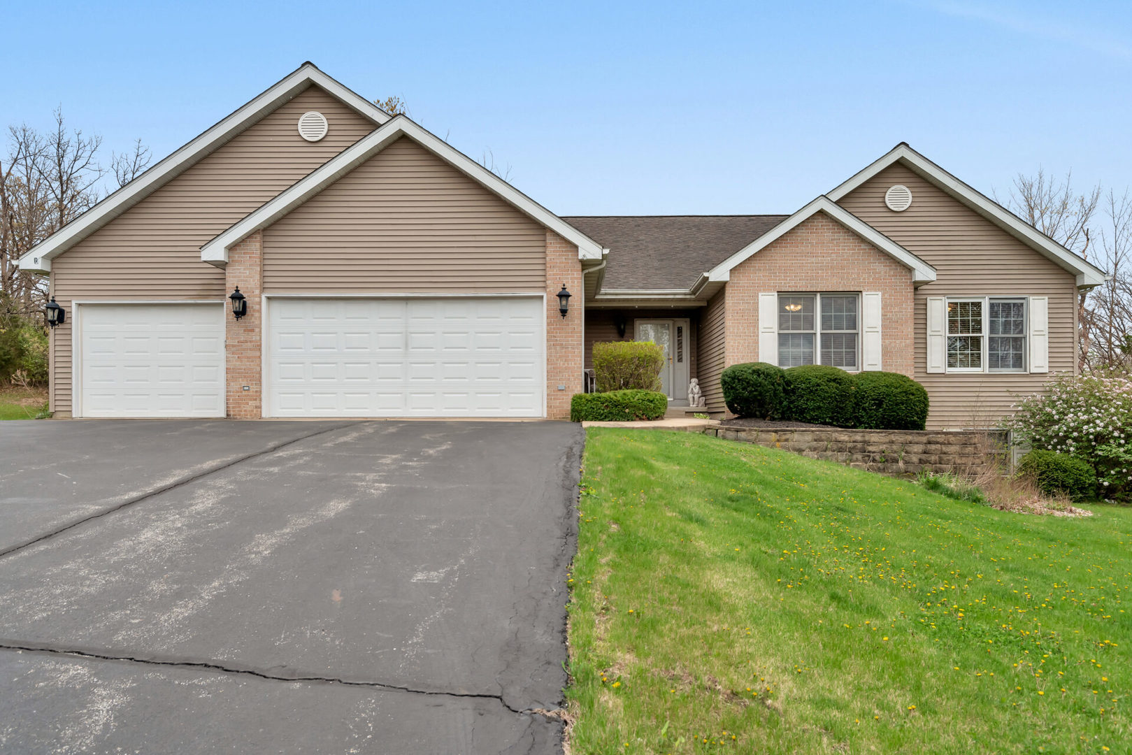 2832 East 2525th Road Marseilles, IL 61341 - Photo 1 of 1 a front view of house with yard and green space