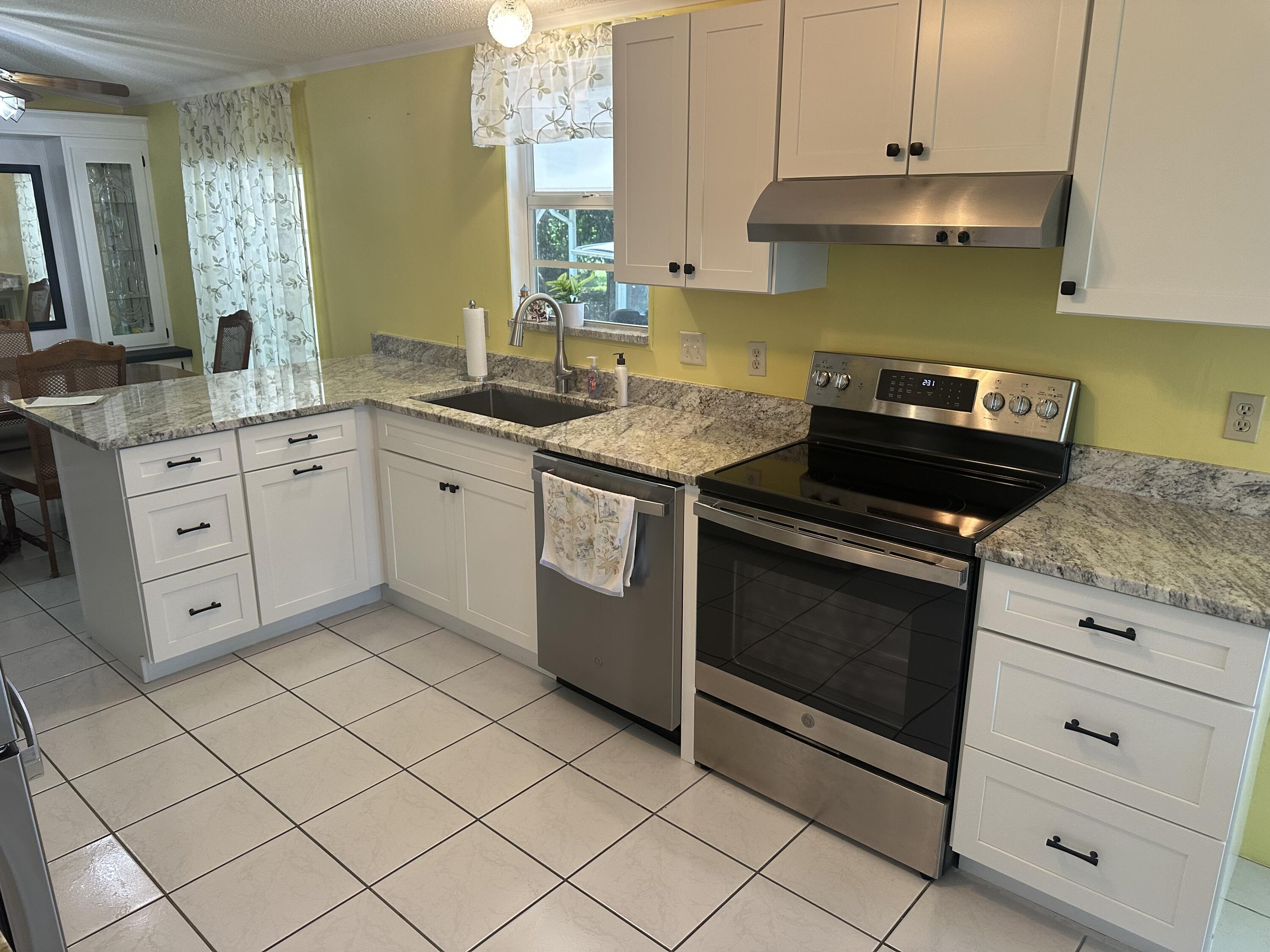 515 Thames Bluff Ridge, Unit 34 Fort Pierce, FL 34982 - Photo 6 of 17 IMG_8554