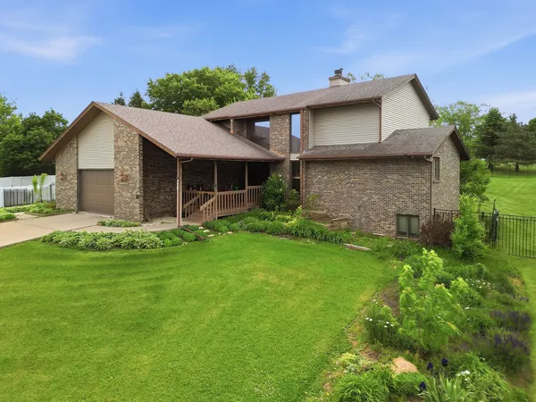 $345,900 | 3261 North Silver Ridge Drive, Oregon, IL 61061