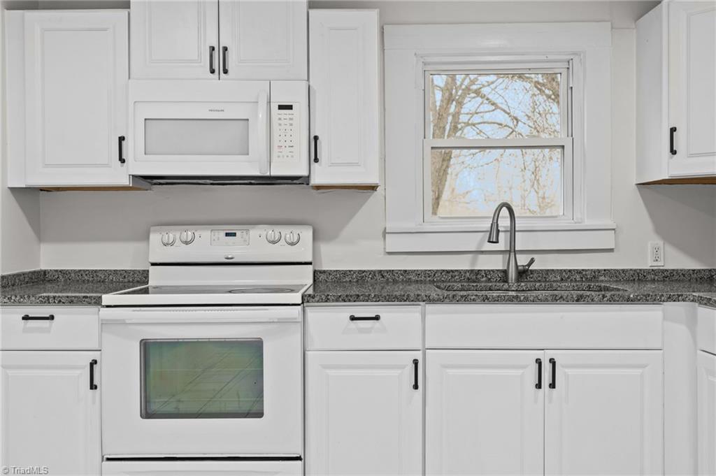 5529 Old Thomasville Road Archdale, NC 27263 - Photo 16 of 25