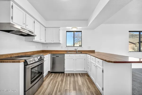 $3,000 | 430 Calle De La Plata, Sparks, NV 89441