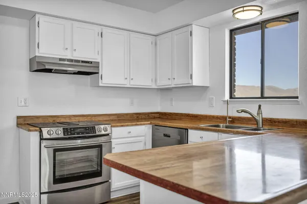 $3,000 | 430 Calle De La Plata, Sparks, NV 89441