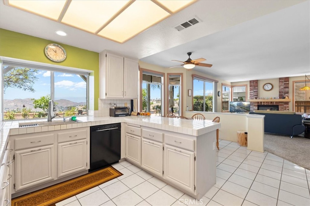 16353 East Peak Court Riverside, CA 92503 - Photo 15 of 55