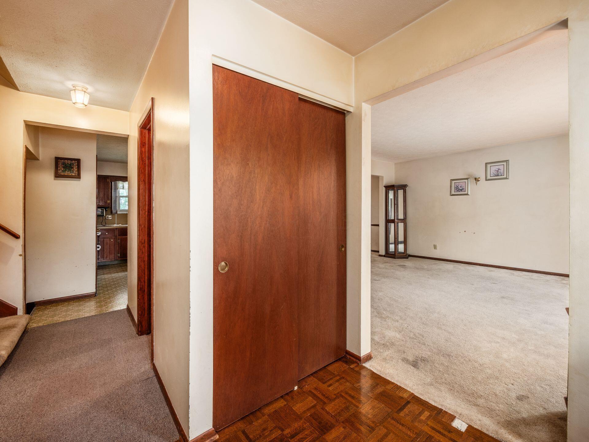 1891 Fairhaven Road Columbus, OH 43229 - Photo 4 of 36 Large entry with parquet flooring and large coat closet.