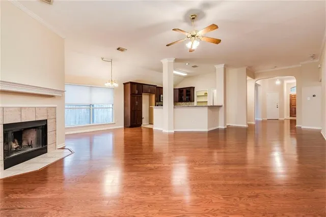 $2,399 | 13506 Lamplight Village Avenue, Austin, TX 78727