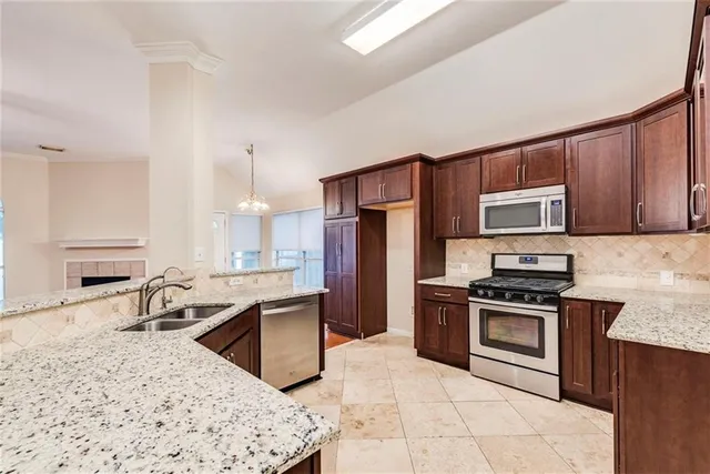 $2,399 | 13506 Lamplight Village Avenue, Austin, TX 78727