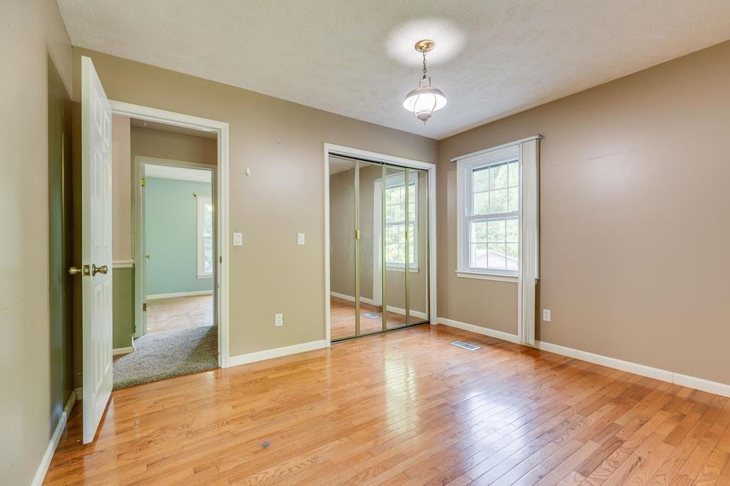 8775 Sandlick Road Bee, VA 24217 - Photo 14 of 48 Gallery Image 14