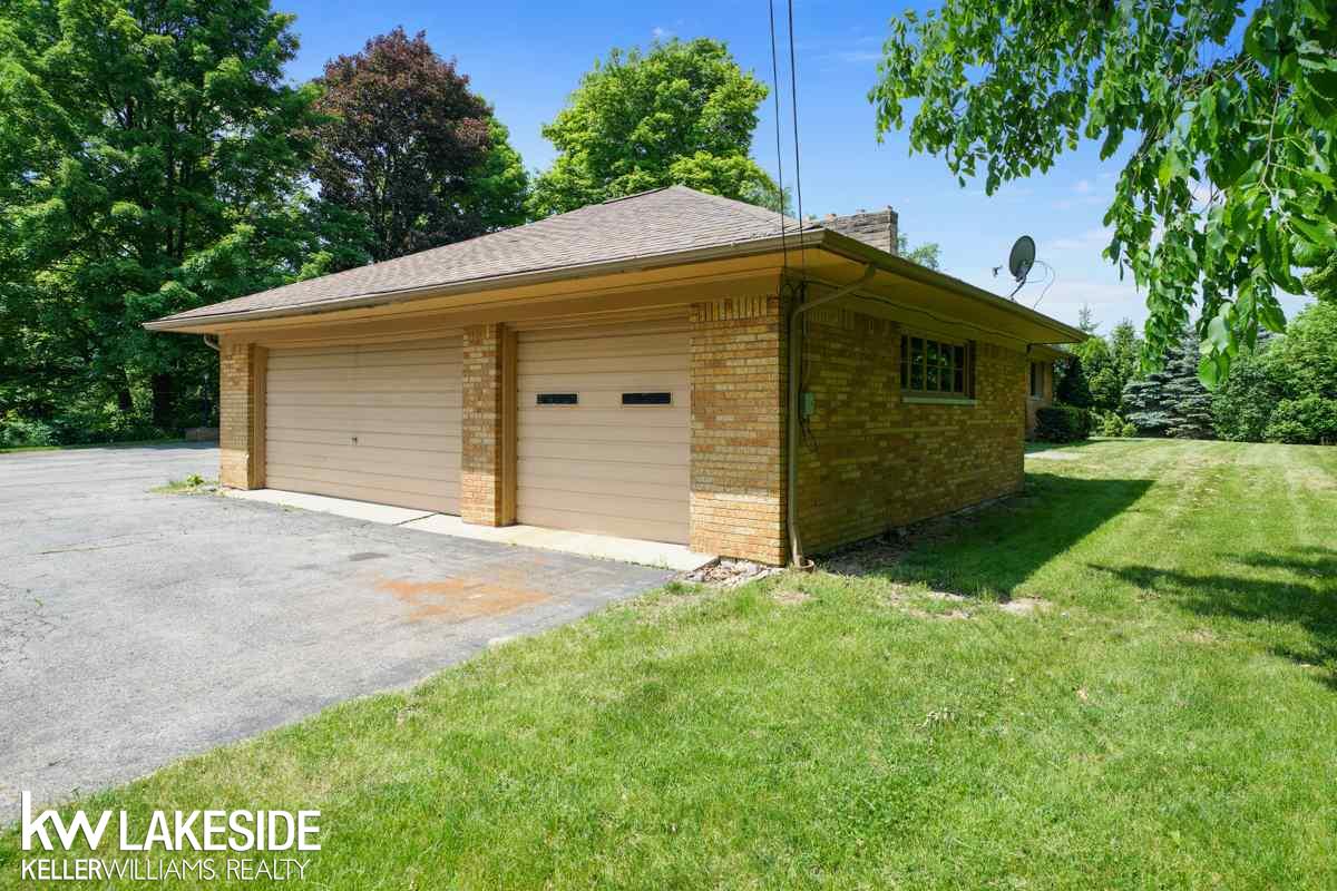 7400 Deer Lake Road Clarkston, MI 48346 - Photo 20 of 42