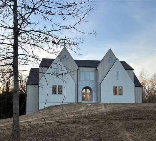 $959,900 | 26203 East Blue Mills Road, Sibley, MO 64088