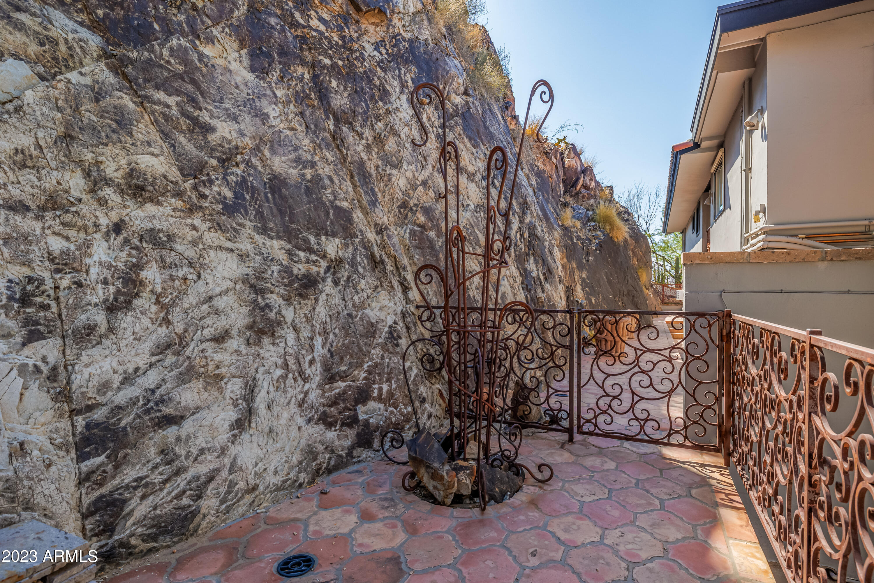 5339 East Desert Vista Road Paradise Valley, AZ 85253 - Photo 71 of 93 a view of a pathway with a yard