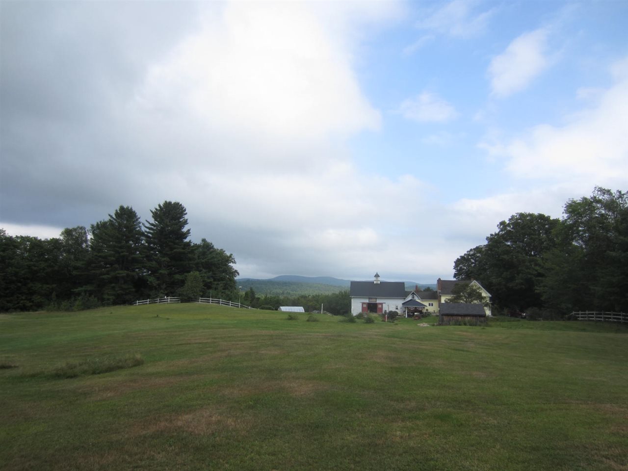 73-2 Middle Road Deerfield, NH 03037 - Photo 4 of 9