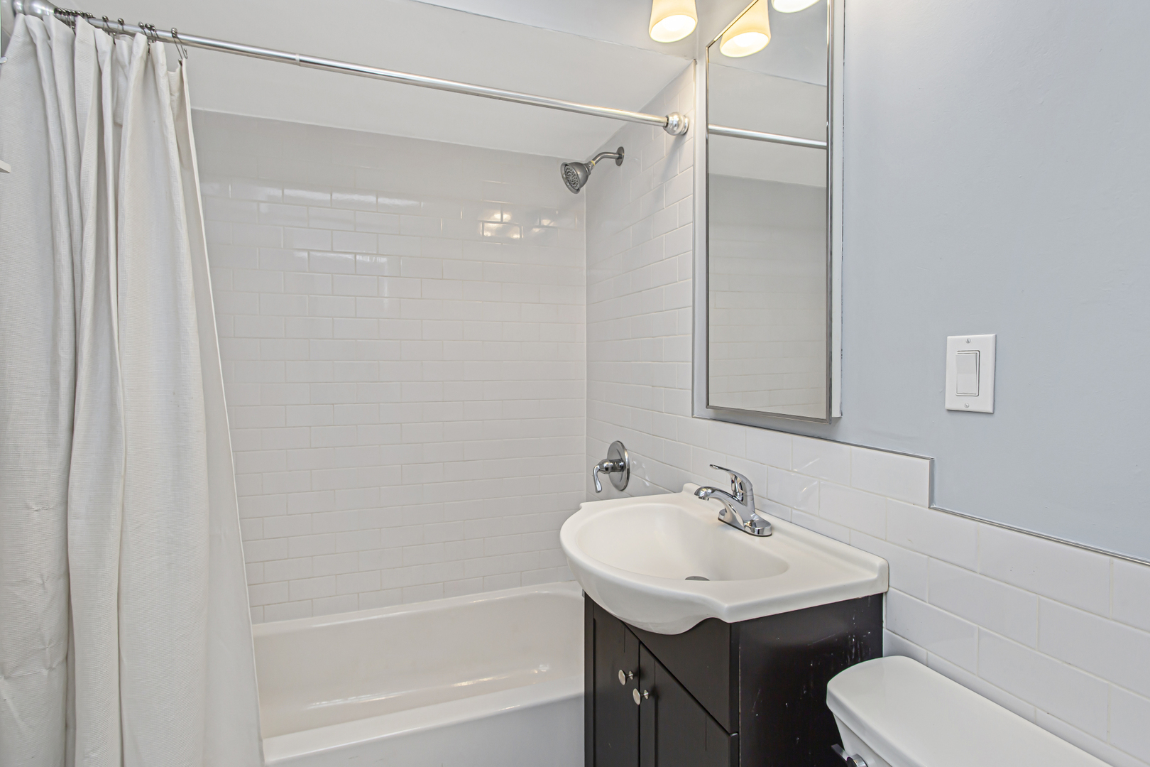 6060 North Ridge Avenue, Unit 2F Chicago, IL 60660 - Photo 11 of 21 Gallery Image 11