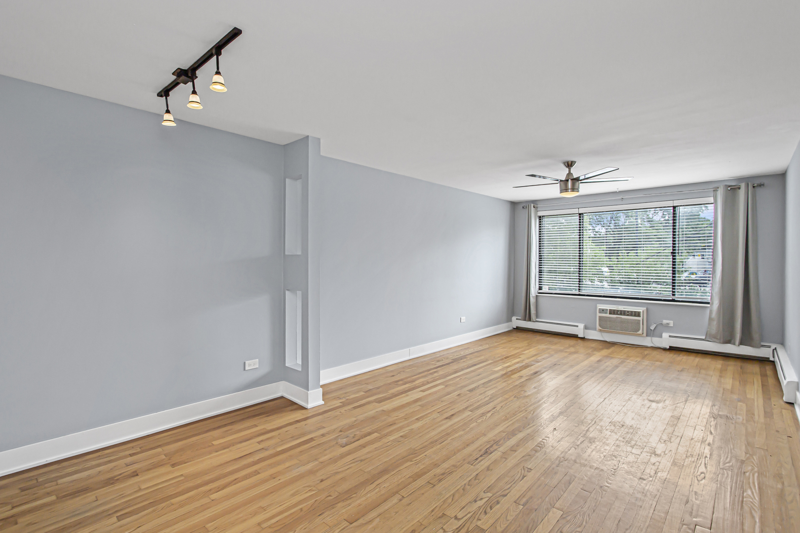 6060 North Ridge Avenue, Unit 2F Chicago, IL 60660 - Photo 4 of 21 Gallery Image 4