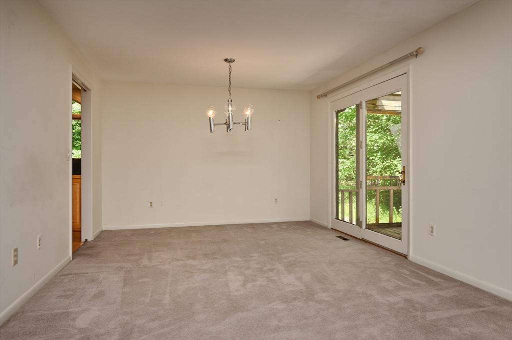 15 Red Fox Lane Amherst, MA 01002 - Photo 5 of 38