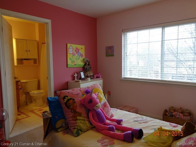 41568 Glade Road Canton, MI 48187 - Photo 18 of 42