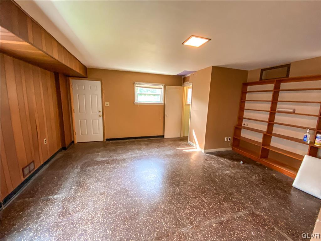 1934 Windsor Road Bethlehem, PA 18017 - Photo 22 of 32 an empty room with windows
