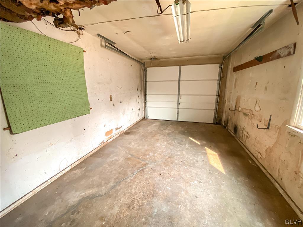 1934 Windsor Road Bethlehem, PA 18017 - Photo 24 of 32