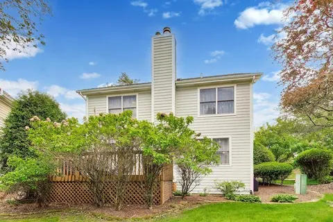 $579,000 | 2198 Brookside Lane, Aurora, IL 60502
