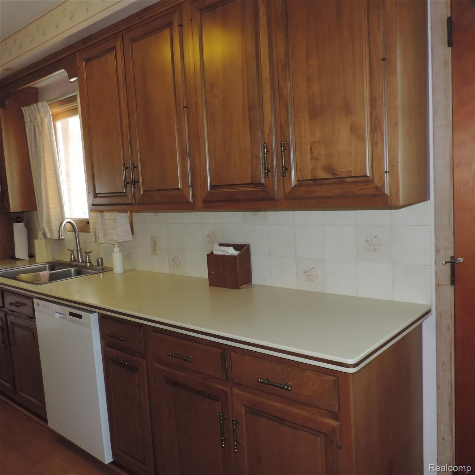 1650 West Predmore Road Oakland, MI 48363 - Photo 5 of 19 predmore pics 085.JPG