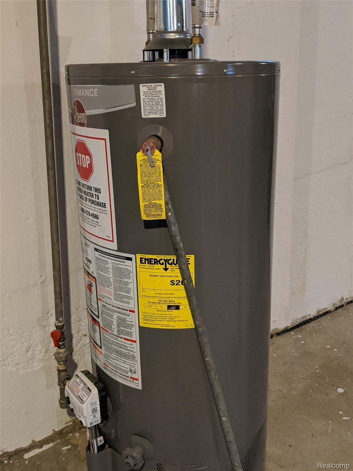 13357 Rosedale Street Southgate, MI 48195 - Photo 33 of 37 Newer hot water tank