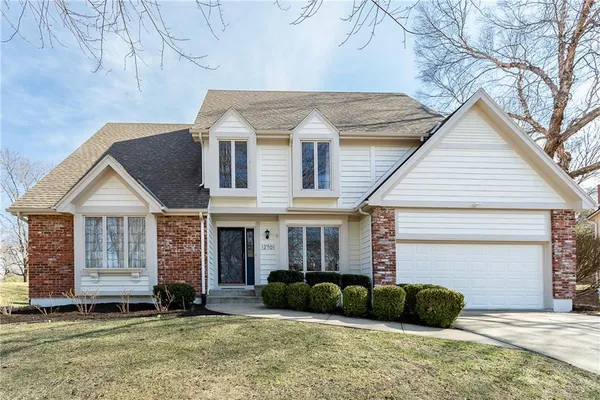 $650,000 | 12701 Granada Road, Leawood, KS 66209