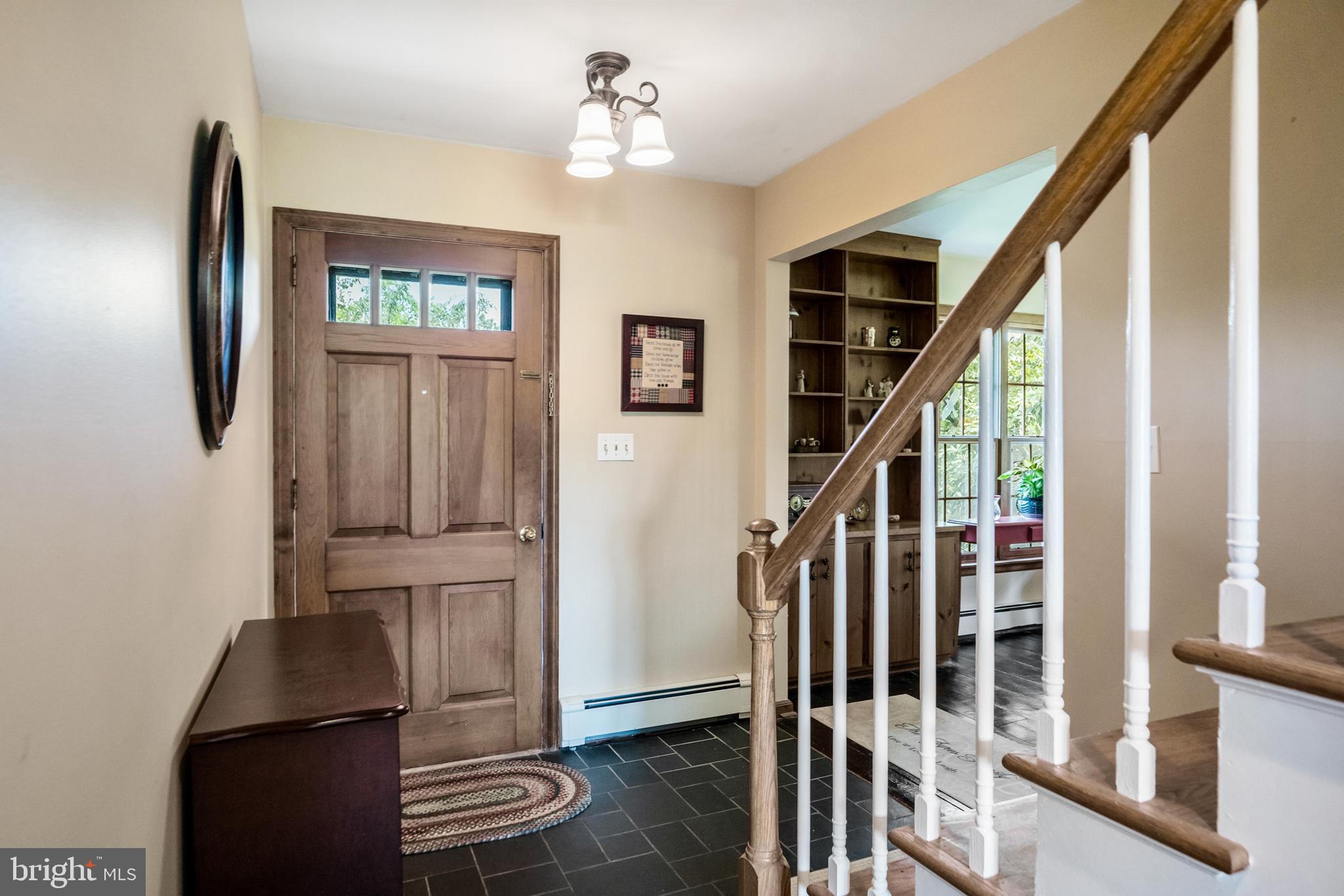 7 Old Road Ringoes, NJ 08551 - Photo 3 of 36
