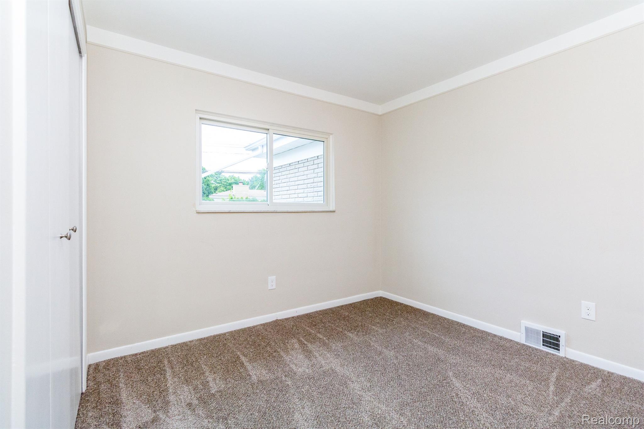 11415 Racine Road Warren, MI 48093 - Photo 17 of 25