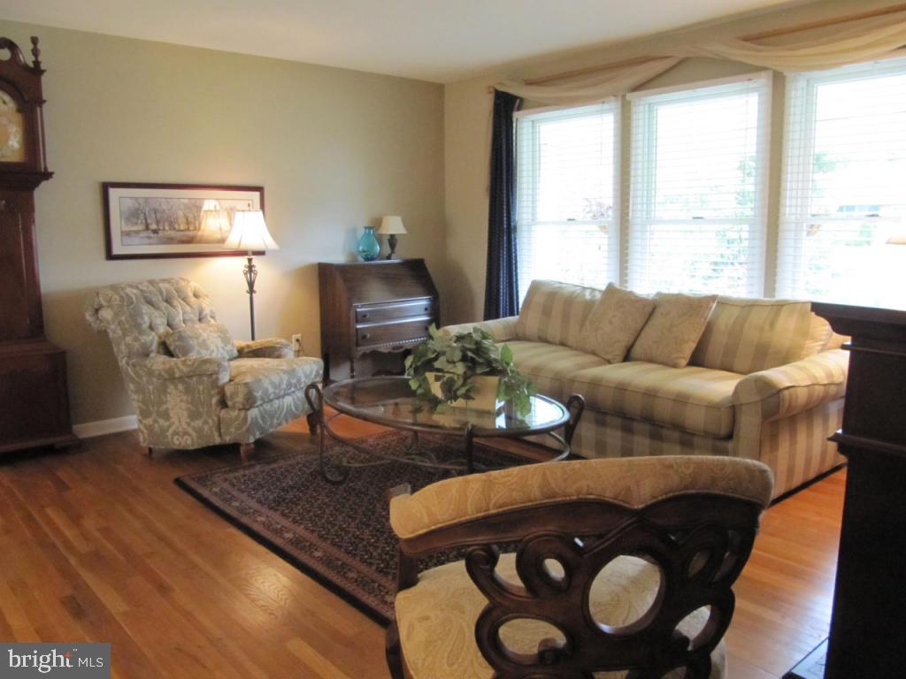 1033 Preston Road Lancaster, PA 17601 - Photo 3 of 35 a living room with furniture and a window