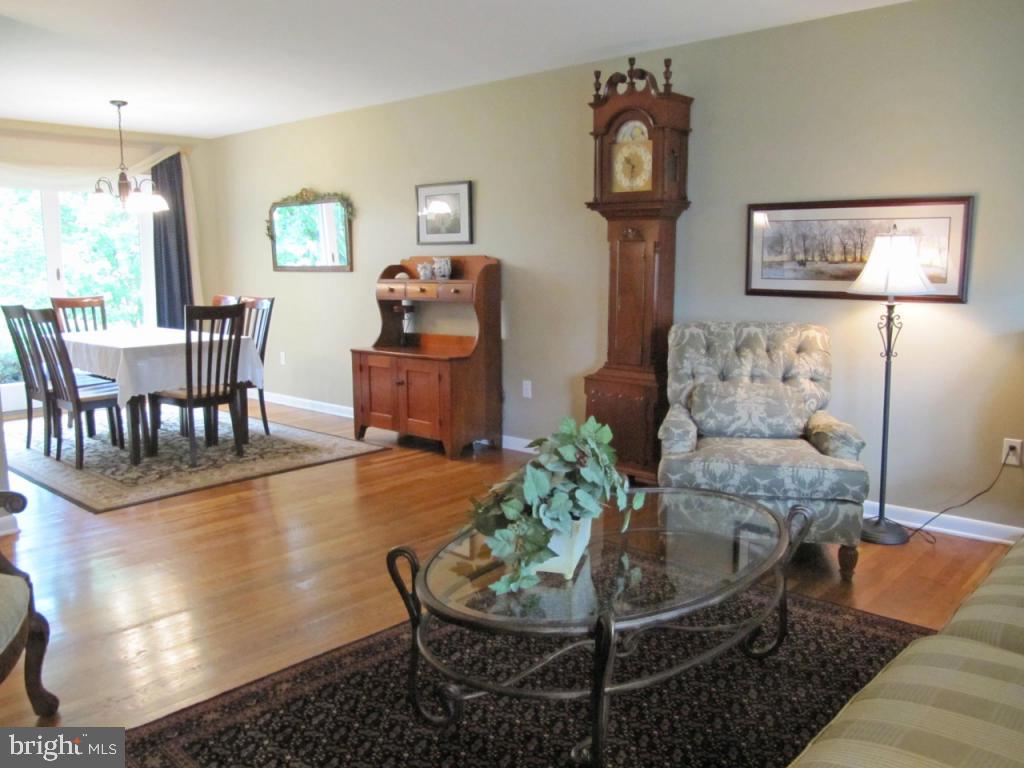 1033 Preston Road Lancaster, PA 17601 - Photo 6 of 35 a living room with furniture and wooden floor