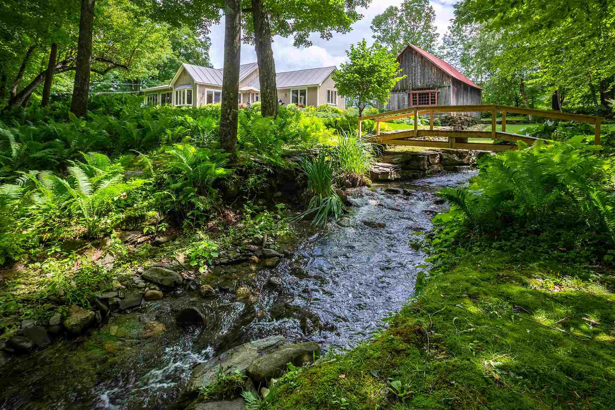 472 Green Gate Road Barnard, VT 05091 - Photo 8 of 40