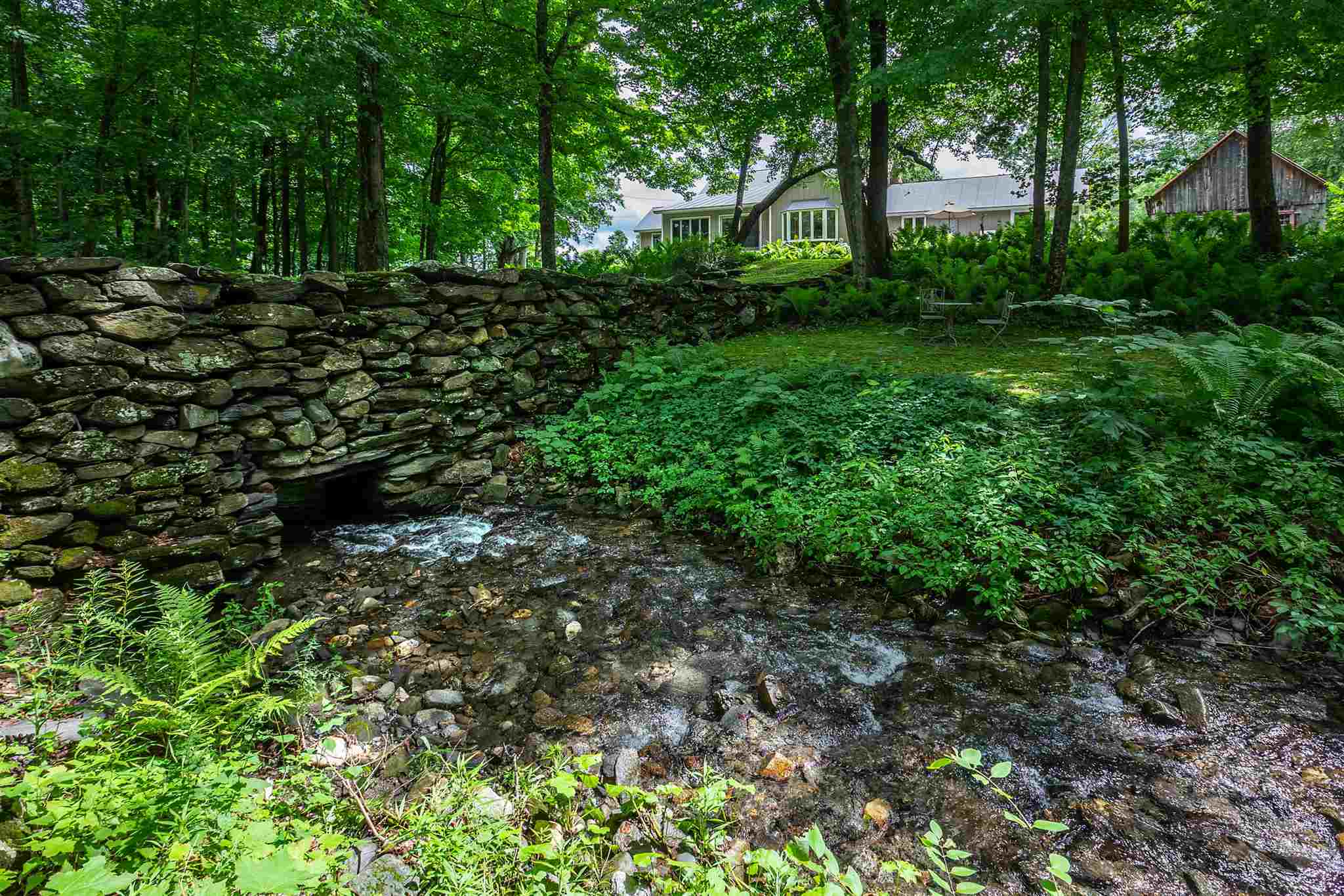 472 Green Gate Road Barnard, VT 05091 - Photo 9 of 40