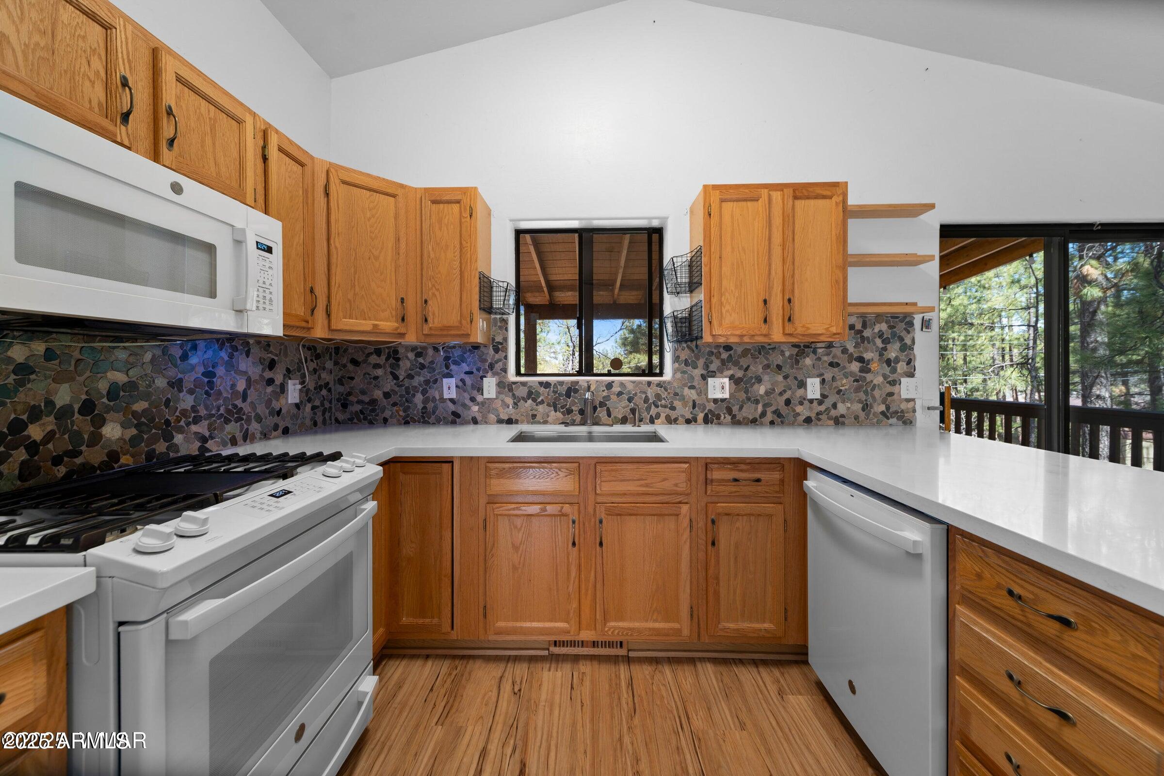 596 Walnut Creek Loop Pinetop, AZ 85935 - Photo 12 of 41 12
