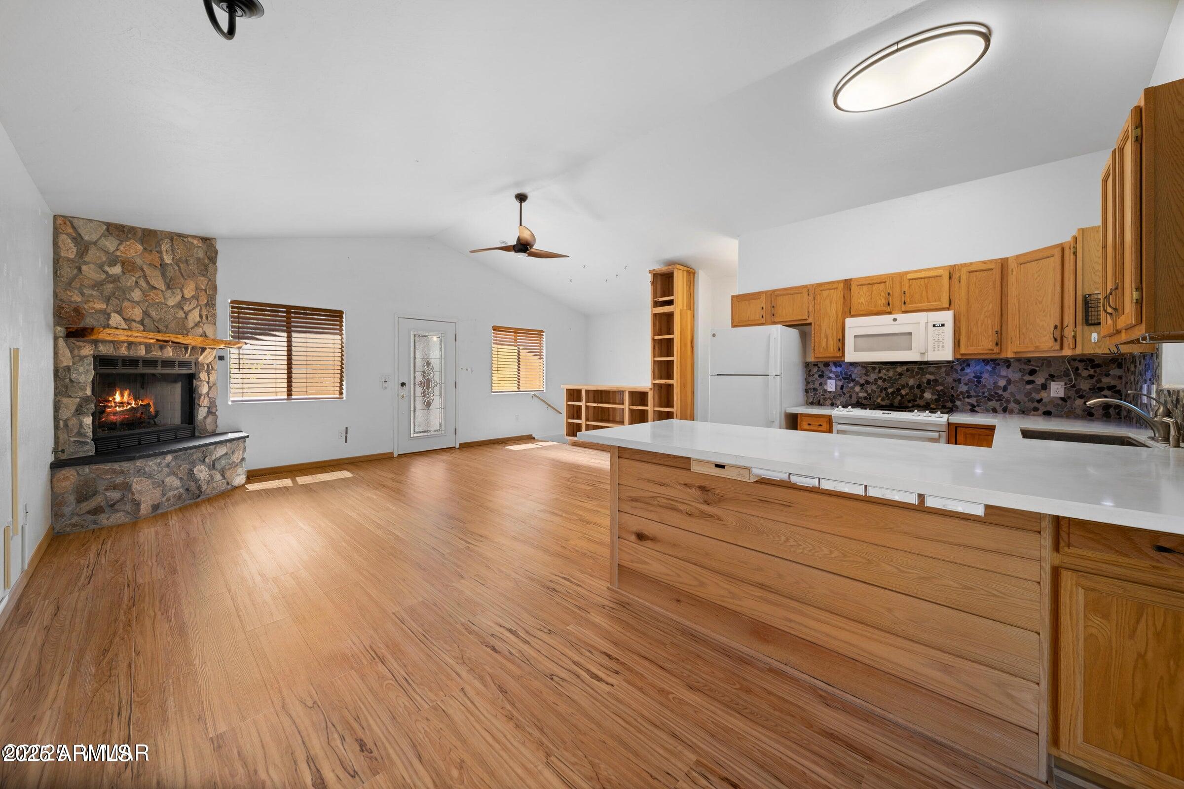 596 Walnut Creek Loop Pinetop, AZ 85935 - Photo 4 of 41 4