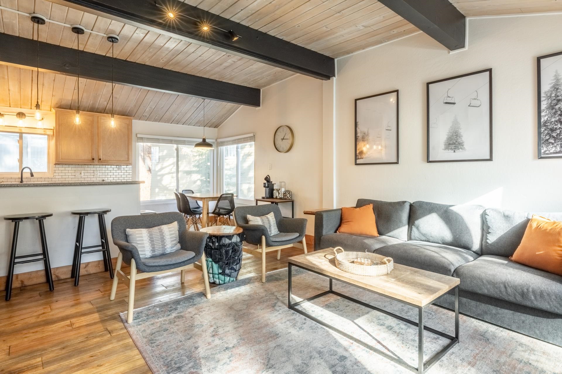 2290 Sierra Nevada Road, Unit 43 Mammoth Lakes, CA 93546 - Photo 6 of 33 a living room with furniture wooden floor and window
