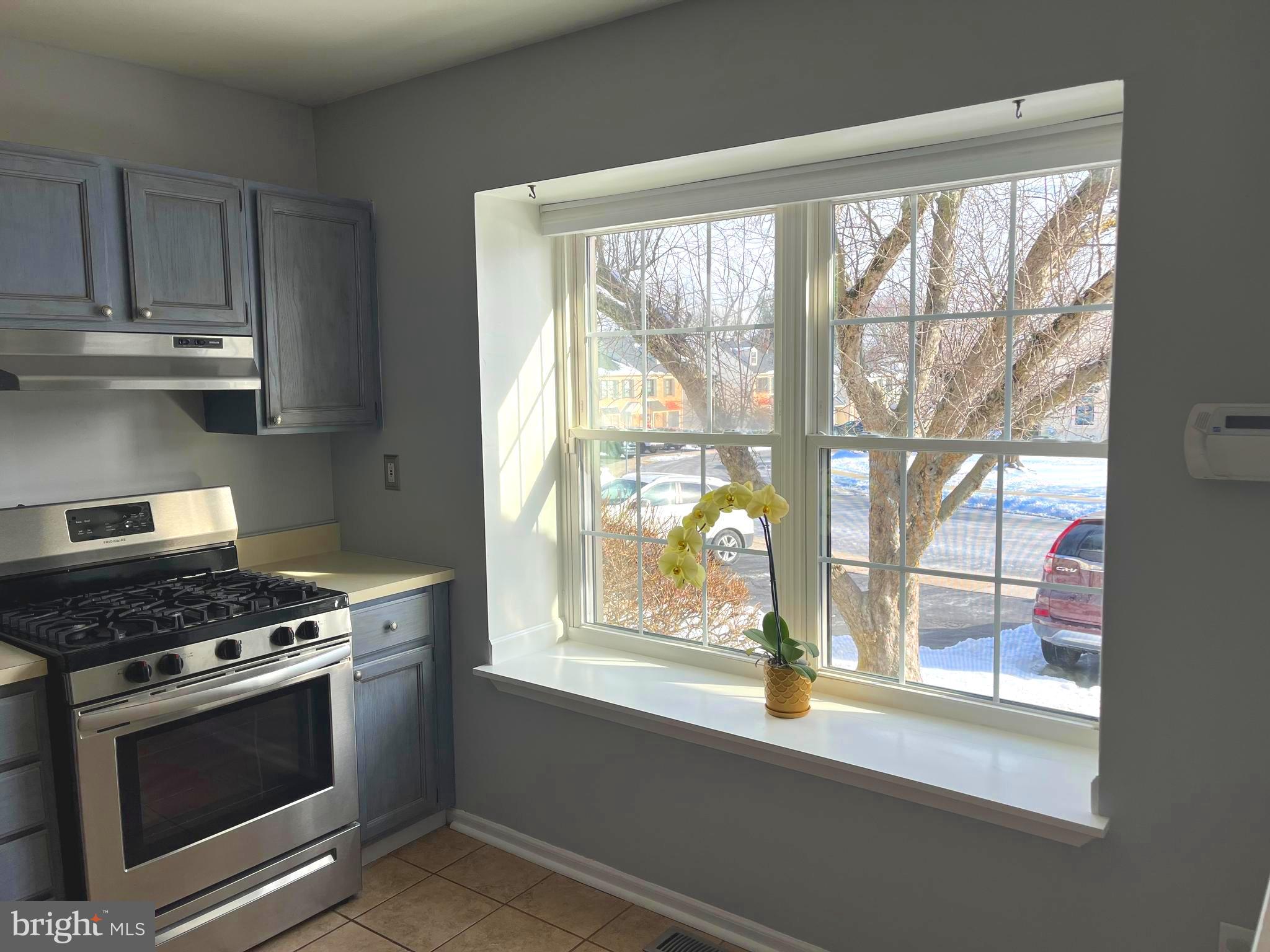 308 Scola Road Brookhaven, PA 19015 - Photo 7 of 38 Kitchen eating area