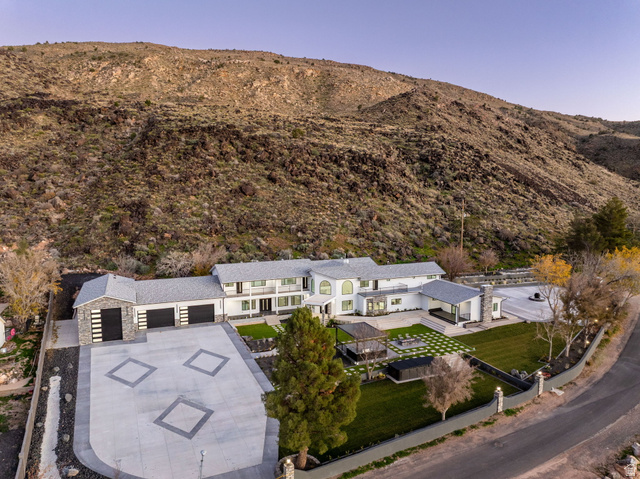 476 Spring Drive Toquerville, UT 84774 - Photo 2 of 95 Drone / aerial view of mountains