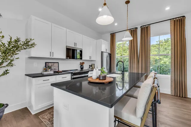 $371,900 | 638 Belle Trace Circle, Unit 107, Chattanooga, TN 37405