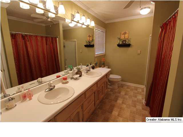 4412 Mayfair Road Anniston, AL 36207 - Photo 6 of 31