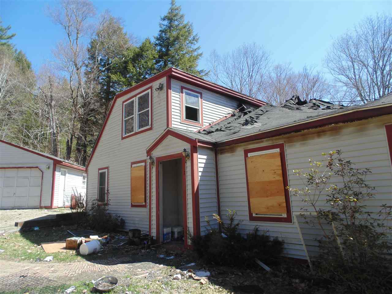 7 Robbins Road Hillsborough, NH 03244 - Photo 3 of 14 Gallery Image 3