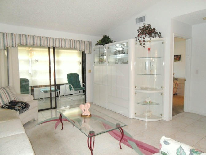 15011 Ashland Circle, Unit 20 Delray Beach, FL 33484 - Photo 4 of 20 LR3