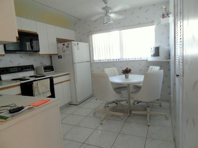 15011 Ashland Circle, Unit 20 Delray Beach, FL 33484 - Photo 9 of 20 Kitchen