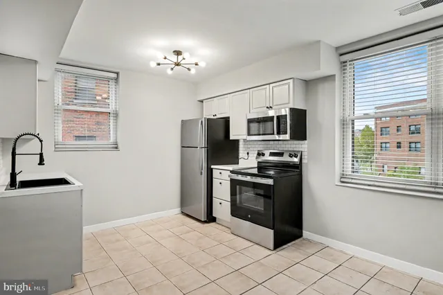 $1,975 | 66 New York Avenue Northwest, Unit 206, Washington, DC 20001