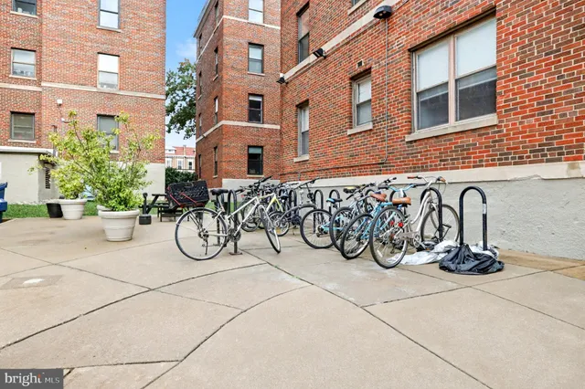 $1,975 | 66 New York Avenue Northwest, Unit 206, Washington, DC 20001