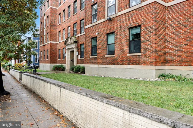 $1,975 | 66 New York Avenue Northwest, Unit 206, Washington, DC 20001