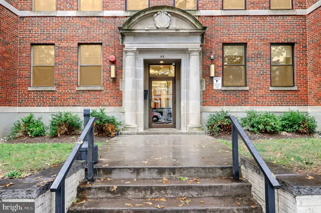 $1,975 | 66 New York Avenue Northwest, Unit 206, Washington, DC 20001