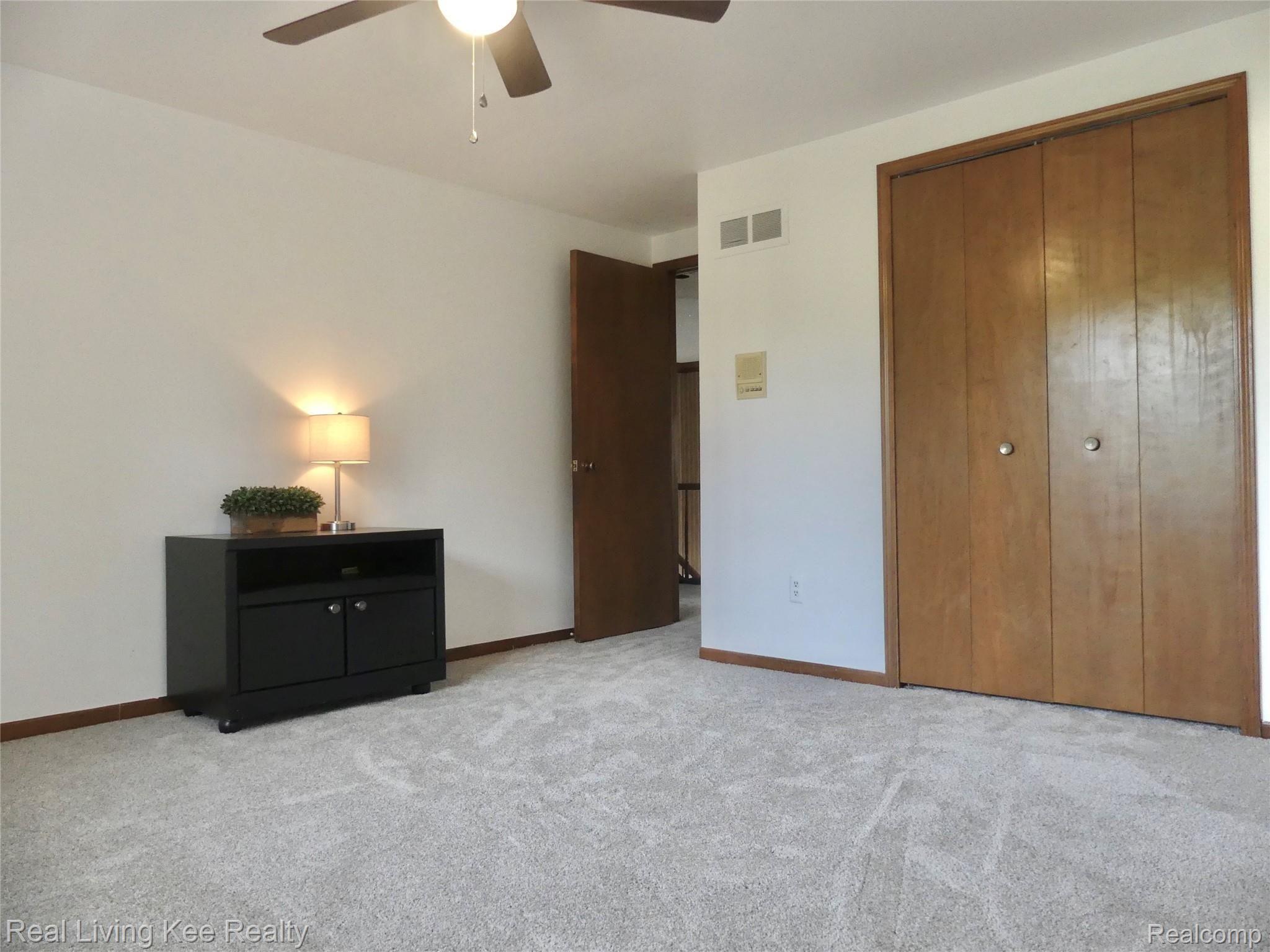 5118 Aintree Road Rochester, MI 48306 - Photo 35 of 47 3rd bedroom